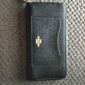 Coach F54007 black w/gold zipper wallet.